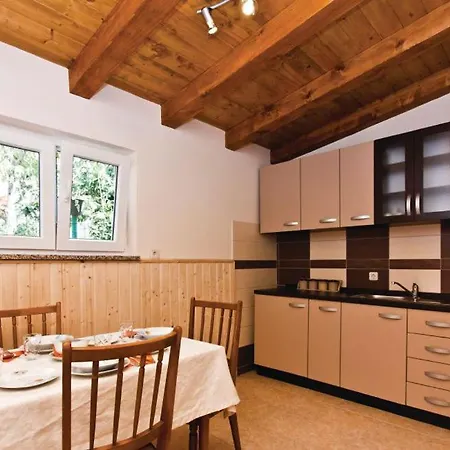 아파트 Nadalina 1072 *