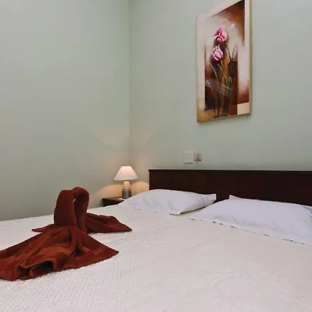 Nadalina 1072 아파트